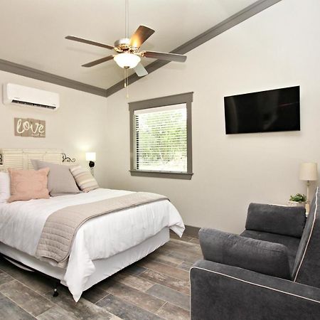 Green Acres Cottages - Wimberley Suite Extérieur photo